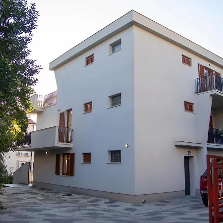Casa Dubi. Kvarner Apartman *